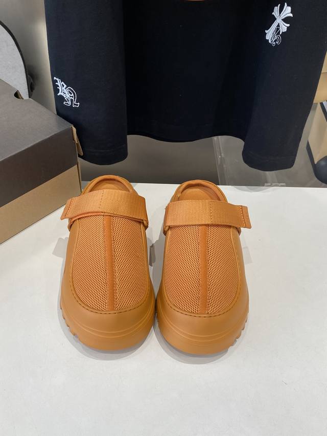 出厂价P 男码加70 Ugg2025Ss官网最新，推出的炫金款半包厚底拖鞋 Hanni同款厚底太爱了，又特别轻便好穿，搭配袜子有种甜度超标少女感 多巴胺色系，魔