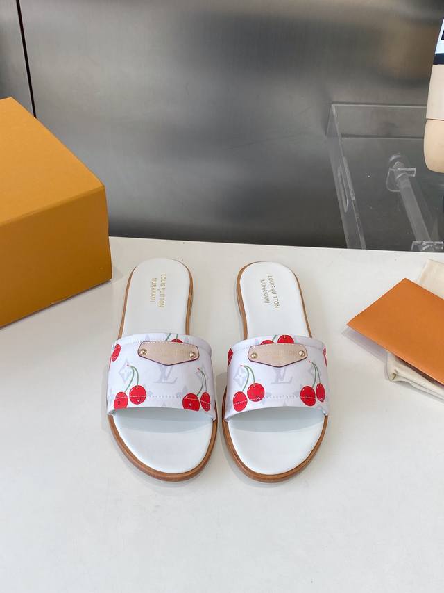 最新新品上市 顶级版本 橡胶底 双层真皮底280 Louis Vuitton 超级好搭瘦腿神器 脚感活力十足，上脚舒适优雅 面料：原版材料 内里高档羊皮里 柔软