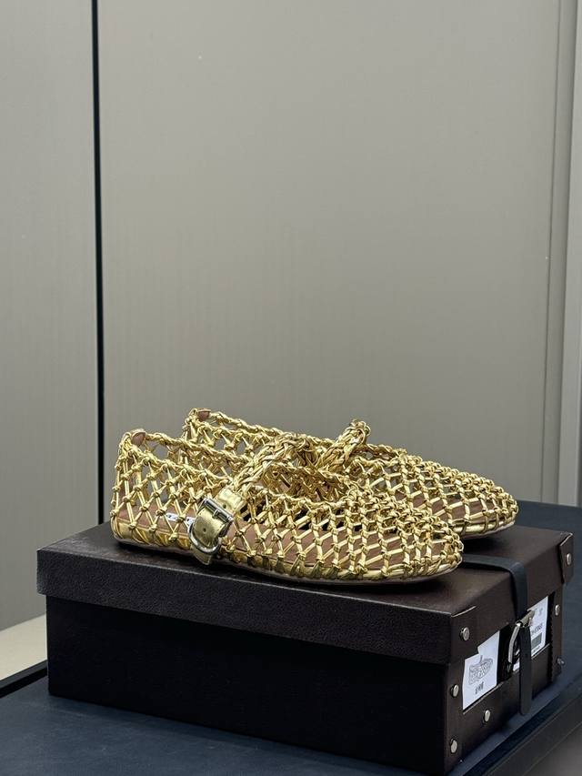 顶级品质 Alaia Ss 25 New Arrival～ 阿来呀 25春夏手工打结编织网鞋，经典形体融入传统手工，焕发心意，点缀造型，超Nice啊 小羊皮材质