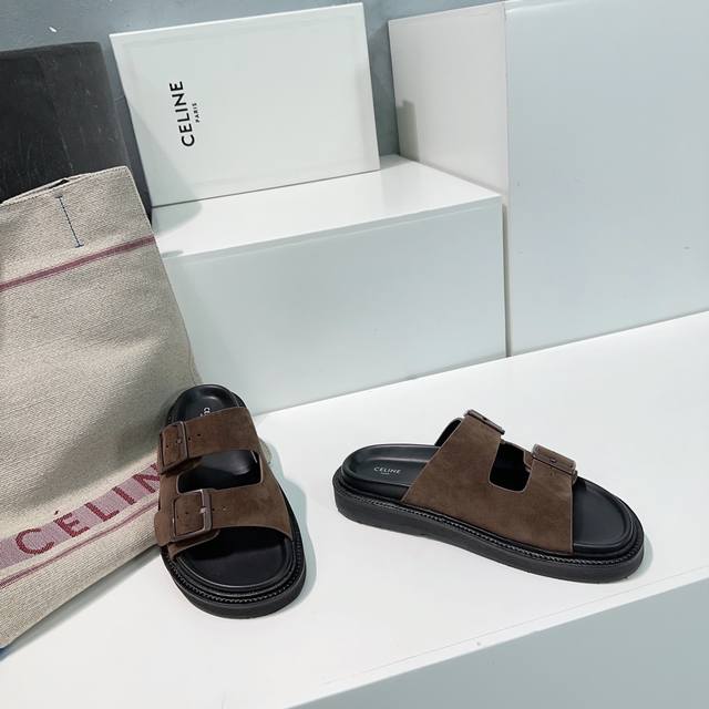 高品质出厂 ！顶级品质Celine 赛琳25春夏季新款休闲罗马五金圆扣复古拖鞋 这一季的赛琳又让我重新爱了它一次 这季节美鞋太多！这款凉拖真是无敌好搭配！厚底系