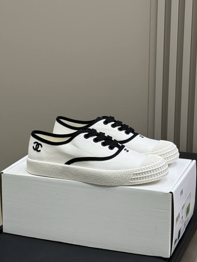 Chane L Ss25 New Arrival～ 小香25春夏第一季板鞋 经典款，好看好穿！ Size 35-40