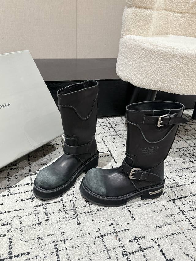 男+30 #顶级版本 情侣款 Balenciaga 巴黎世家 25 最新 Venom走秀款 暗黑风酷女孩必备 机车靴 长靴 时尚宠儿又添一员大将！一出场就气场全