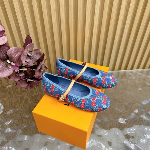 Lv 路易威登 25 2025 早春新品 顶级版本专柜主打最新款 玛丽珍漆皮单鞋 硬货上新 印花 牛仔 鞋面：牛皮印花 牛仔布刺绣 内里：进口山羊皮里 大底：真