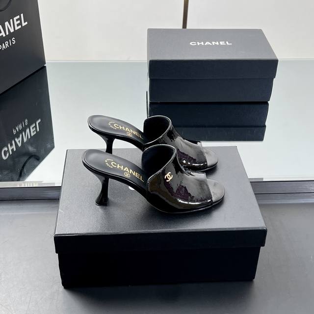 工厂P价 高品质！Chanel 小香夏季新品、高跟鞋 高跟凉鞋 拖鞋 香奶奶家一贯的优雅名媛气质 高级感十足 上脚非常Nice～ 法式风情 真是美到心尖尖上啦！