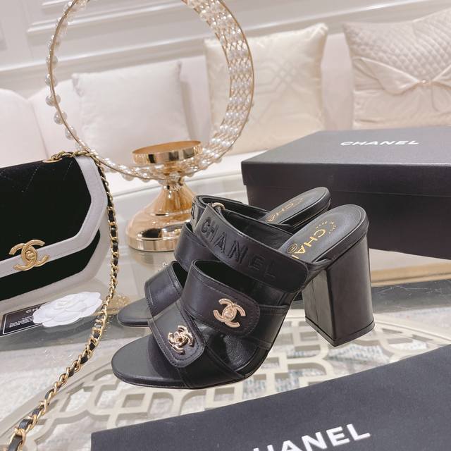 冲量价: 2025最新款Chanel香奈儿早春走秀新款 香港购入原版，独家开模。顶级品质％正品楦头開發#线条流畅.鞋型完美 、妥妥出入专柜！ 官网1:1制作。