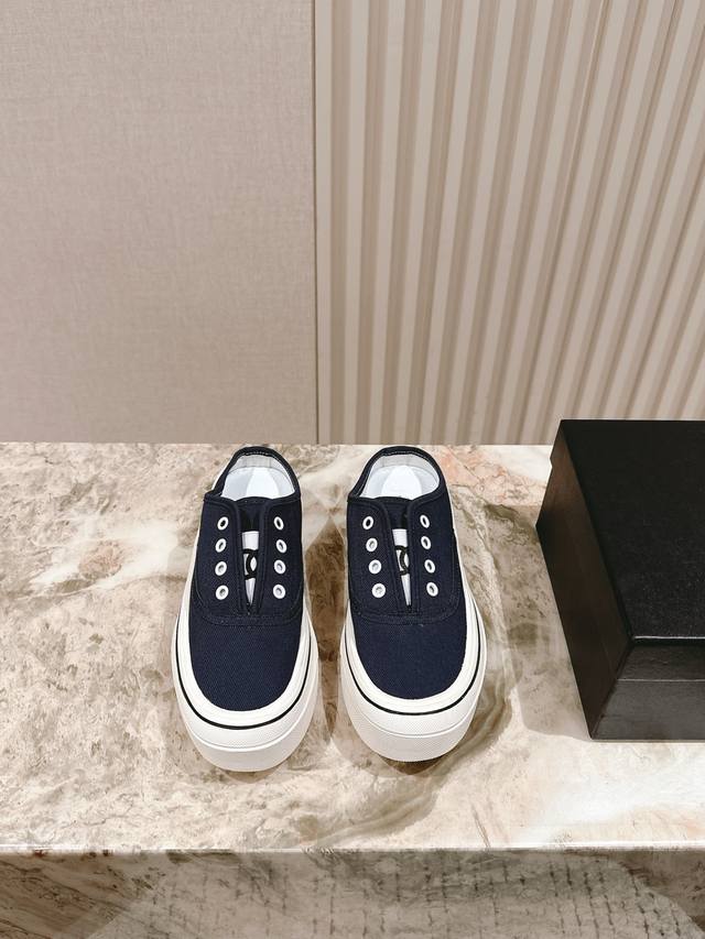 Chane L 香奈儿New Arrival～春夏厚底增高帆布鞋鞋新品网红火爆入手休闲鞋， Size 35-40 40 定制！全套专柜同步礼盒包装！