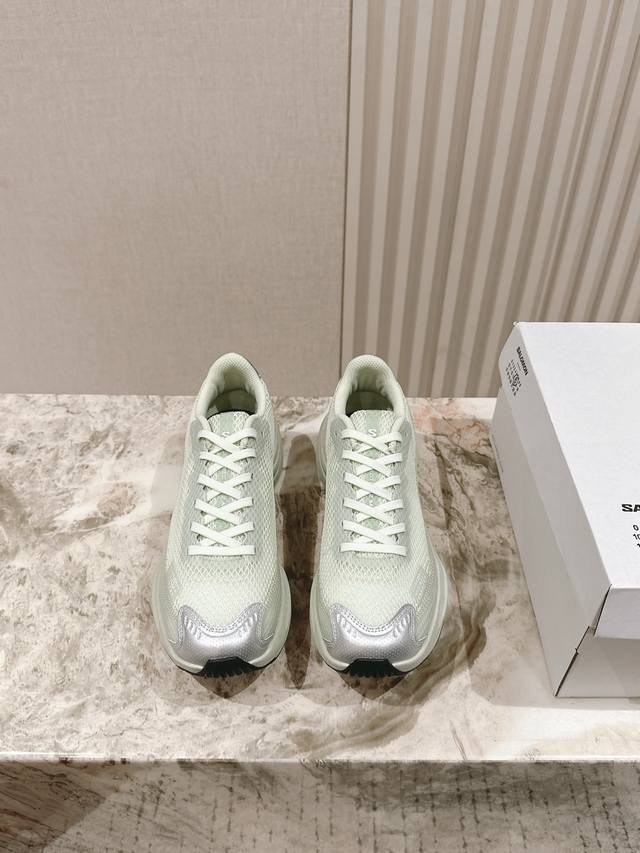 男10 Salomon Xt Whisper 萨洛蒙*Mm6联名款户外 休闲 运动鞋 顶级版本，全新演绎的专注于其空气动力学的外观上，标志性白色与奶油色带来都市