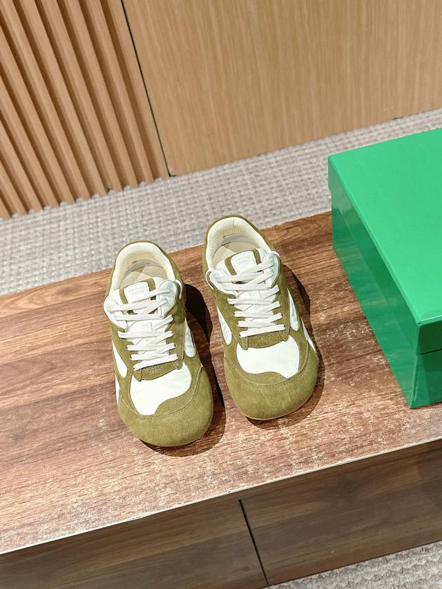 葆蝶家# ##系列情侣款复古休闲运动鞋 定制牛反绒材质 羊皮内里 原版开模Tpu大底 内增高3Cm Size : 女35-40 男39-45 女40 男45定做