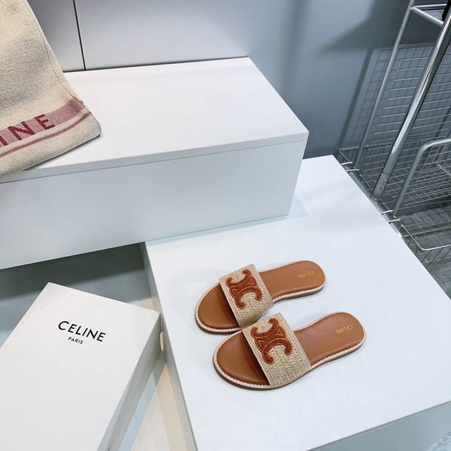 高品质 ！Celine赛琳 25春夏季凯旋门新款简易草编休闲平底拖鞋 这一季的赛琳又让我重新爱了它一次 这季节美鞋太多！这款凉拖真是无敌好搭配！简约的设计搭配经