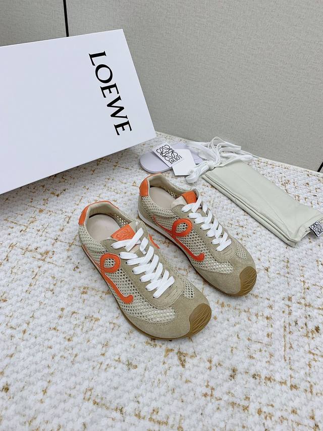 出厂 高版本 Loewe 罗意威 25 Runner2.0 最新 网面 芭蕾舞 休闲 运动鞋 德训鞋 丑萌得有点可爱 一眼被种草了 这几个颜色特别好看 让人动心