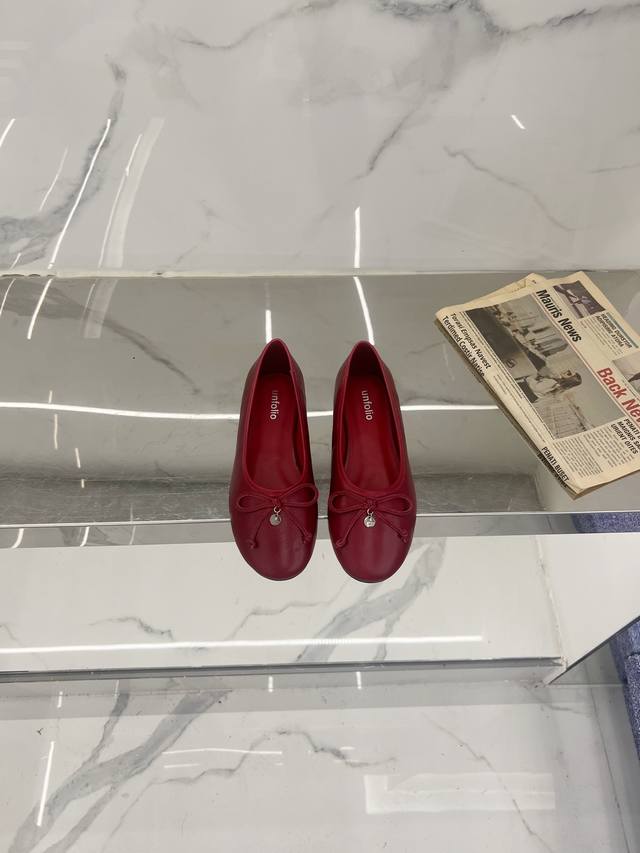 代购级别 ‘’ Unfolio 2025 Ss 芭蕾舞鞋 时髦芭蕾舞鞋 、品质依旧、区别市面抢出版本、自购原版独立开发、鞋面订制对版牛皮面料、意大利混种小羊皮垫