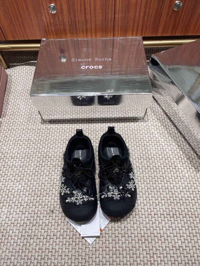 Simone Rocha 闪钻鞋整双鞋子采购Zp开发打造，全部定制材料，独家开模大底，细节全部对版出货，连包装也做到跟正品一样。码数:35-40