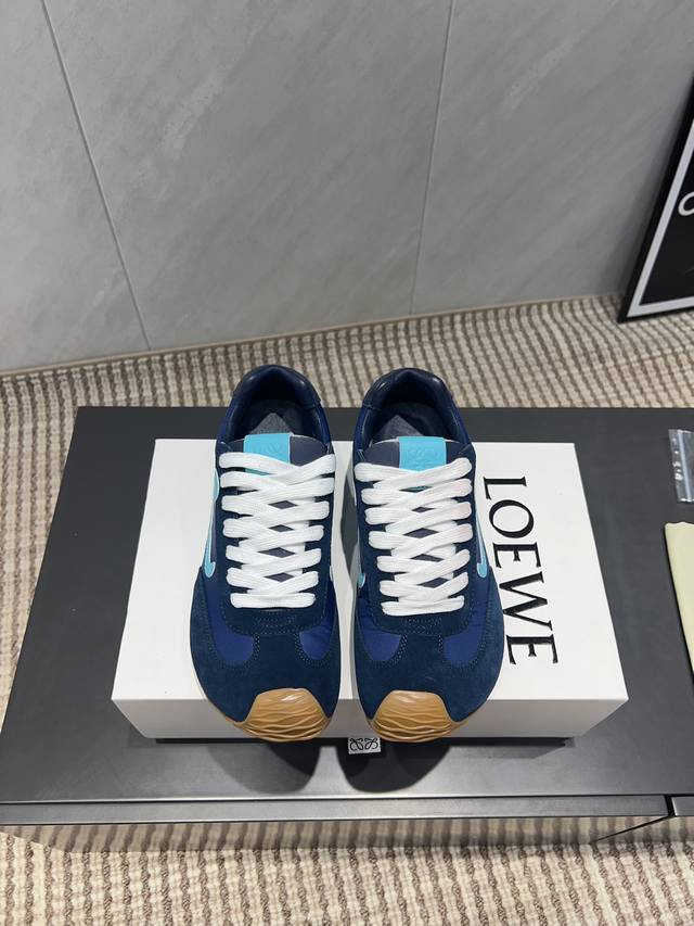 出厂:情侣 配扣 独家顶级版本 长期做货 Loewe罗意威德2025Vs最新德训全系列 情侣拼色德训鞋 全网最快购入原版开发，穿几年不过时的，超级经典系列，网红