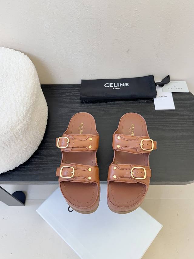 Celine 思琳春夏新款厚底凉拖鞋 25秀款出镜率最高单品复古做旧风格 矮个子的福音 穿上秒增高5Cm 时尚百搭款 轻松搭配 爱了爱了 面料:原版定制牛皮 内
