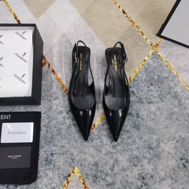 上新 Ysl 顶级高版本 2025官网同步新款后空中跟凉鞋 细节处理完美 垫脚羊皮 质感细腻 意大利黑色真皮大底 极致完美复刻 1鞋面：进口牛漆皮 Yb豹纹面料