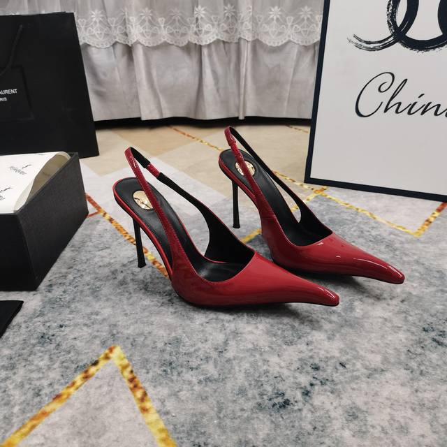 上新 Ysl 顶级高版本 2025官网同步新款后空高跟尖头凉鞋 细节处理完美 垫脚羊皮 质感细腻 Aaa级意大利黑色真皮大底 极致完美复刻 1鞋面：进口牛漆皮