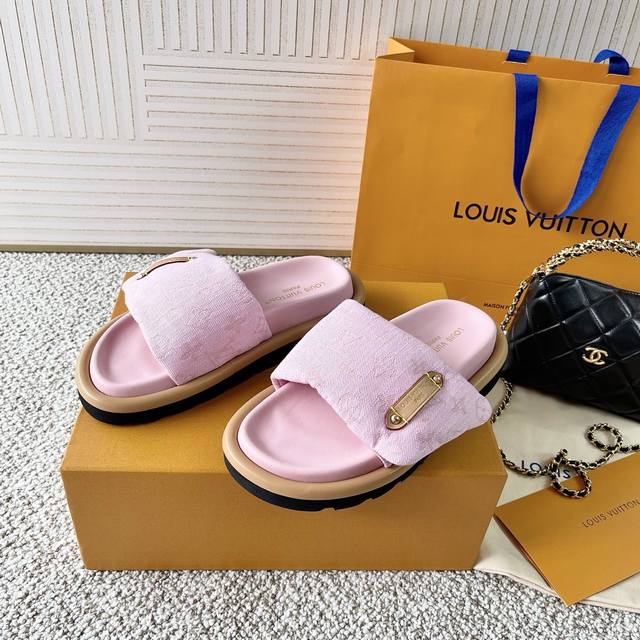 代购版，新色 Louis Vuitto N Ss24 New Arrival～ Lv驴家 春夏羽绒魔术贴凉拖鞋新品！ 内里填充90白鸭绒，轻软舒适，回弹性极佳！