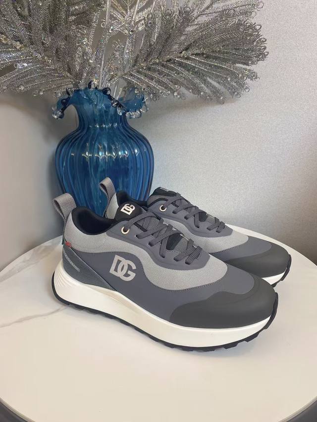 顶级版高端D&G 新款实拍休闲鞋，尺码：38-46 原版全套包装