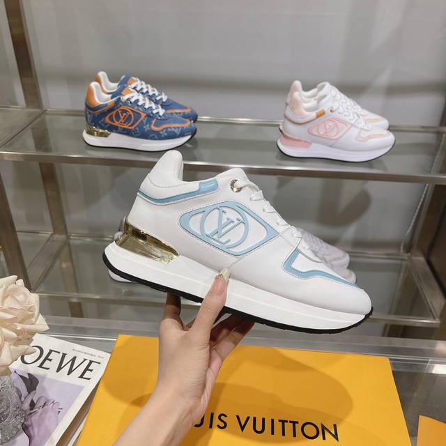 2670新款Louis Vuitton路易威登，官网同步上线 Lv运动鞋 休闲鞋，这款 Neo Run Away 运动鞋以双色牛皮革升级品牌经典 Run Awa