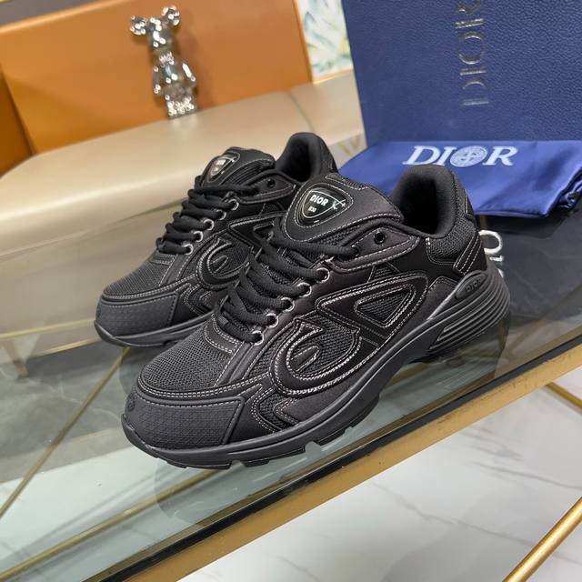 工厂P Dior 迪奥新款B30 低帮运动鞋 采用灰色网眼织物和白色科技面料精心制作，Cd30”图形标志，鞋跟和鞋舌饰以“Dio～B30”和“Cd30”标志。格