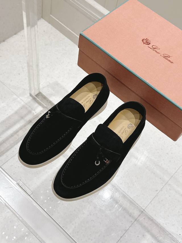 Lp诺悠翩雅顶级公司货 Loro Piana 男鞋 Lp经典乐福鞋，休闲款软皮平地鞋，采用柔软的无衬里绒面牛皮革制作，表面经防水处理，浅色乳胶鞋底，鞋底具防滑表