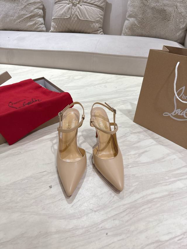 顶级版 原版盒 Christian Louboutin 2025S原版做货重工Cl新款绑带高跟鞋 材质：头层高光小牛漆皮 内里：粒面珠光羊皮里 大底：原版进口A