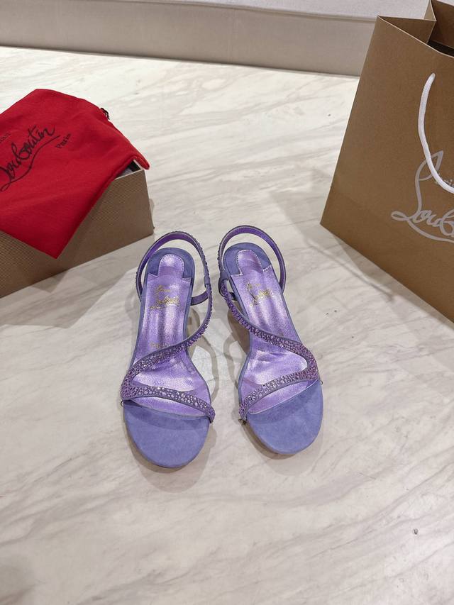 钻面款顶级版 原版盒 Christian Louboutin 2025S原版做货重工Cl 经典Lrlza 女士高跟凉鞋～ 鞋面: 独特的曲线设计，漆面皮质散发迷