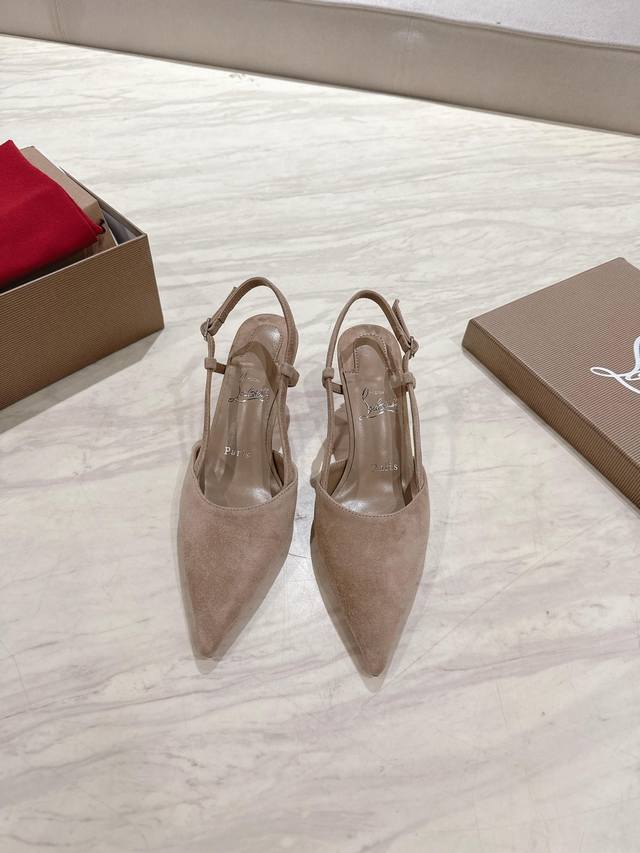 顶级版 原版盒 Christian Louboutin 2025S原版开模羊皮尖头一字带包头高跟单鞋 材质：原版1:1面料 内里：粒面珠光羊皮里 大底：原版进口