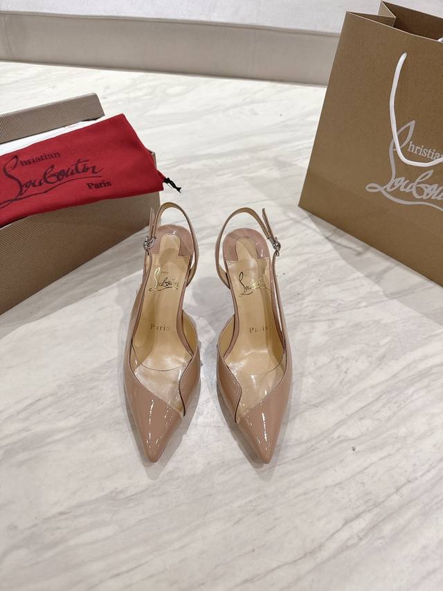 顶级版 原版盒 Christian Louboutin 2025S原版开发顶级Cl漆皮后空凉鞋 材质：头层高光小牛皮Pvc 内里：粒面珠光羊皮里 大底：原版进口