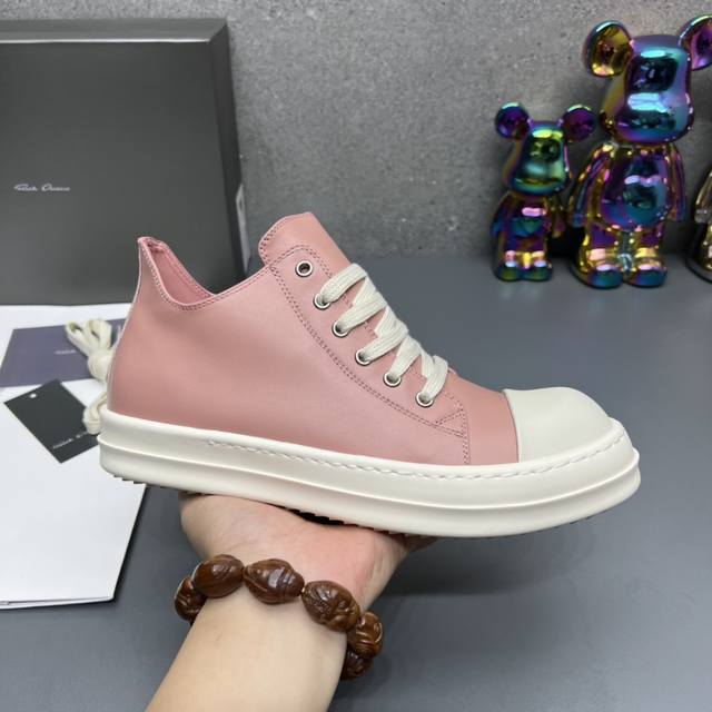 冲量价: 大底正确字母瑞克-欧文斯 Rick Owens 时尚休闲板鞋！官网热门单品 原版高端定制 ！市场最高版本极简主义的色彩运用与用心剪裁经典百搭首选！高品