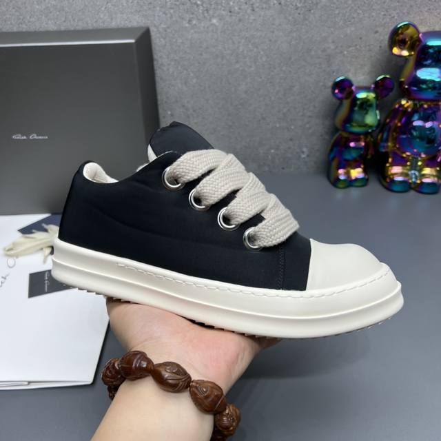 冲量价: 大底正确字母瑞克-欧文斯 Rick Owens 时尚休闲板鞋！官网热门单品 原版高端定制 ！市场最高版本极简主义的色彩运用与用心剪裁经典百搭首选！高品
