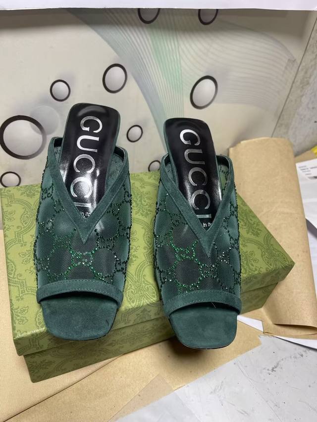 冲量价: 真皮底+40 高端版Gucci 春夏新款 烫钻网纱凉鞋凉鞋♀仙女们♀必须入的一款单品 意大利真皮底 橡胶鞋底。跟高：7.5。码数:35-42 41 4