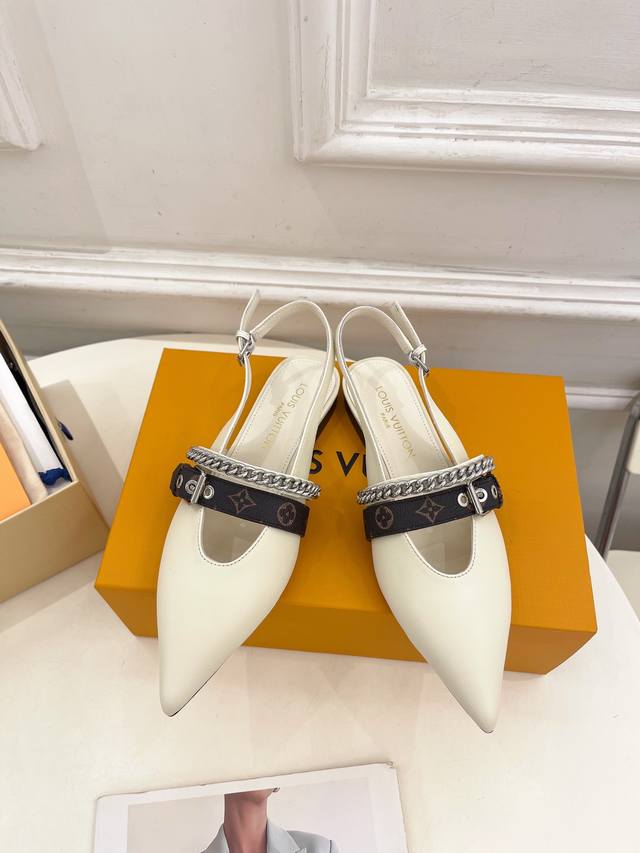 Lv 路易威登 25 2025 春夏新款 顶级版本 专柜主打最新款 Lv Vibe 尖头链条露跟芭蕾鞋 系列硬货上新 Bs代购级别！高级感十足！国内外博主刷爆的