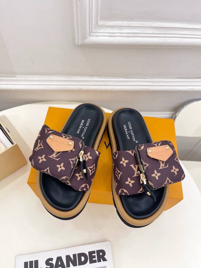 Lv 路易威登 25 2025春夏新品 顶级版本 专柜主打最新款Pool Pillow Comfort老花布包包拖鞋 硬货上新 Bs代购级别！高级感十足！国内外
