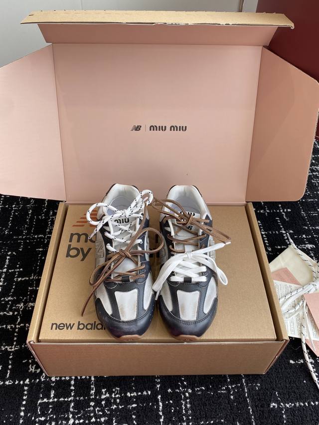 东莞代购级 官网同步飞机盒包装 Miu Miunew Balance 530 缪缪 纽巴伦联名Ss24春夏系列复古 运动鞋 网上已经吹爆了这个款！超级 复古到心