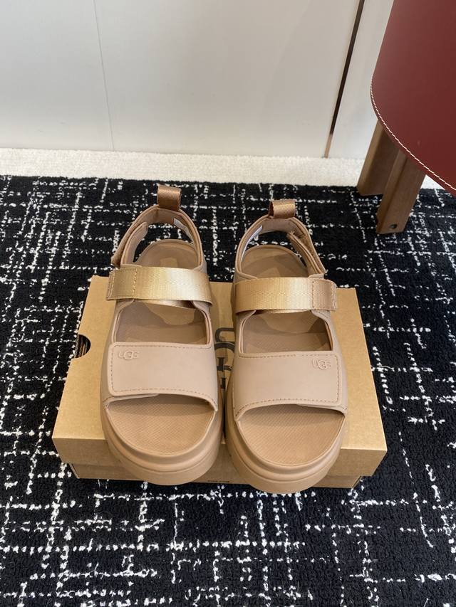 东莞代购级 Ugg 25Ss 厚底 凉鞋 可调节鞋面束带，设计方便穿脱双层高密度泡棉鞋内底 耐磨中底以及Eva外底再生聚酯纤维滚边 舒适厚底，轻巧不厚重，经典金