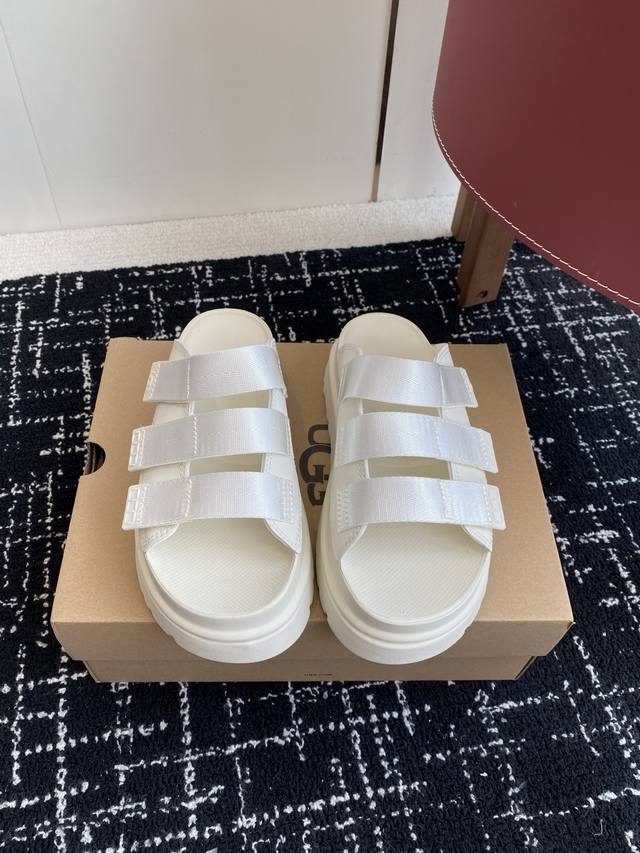 东莞代购级 Ugg 25Ss 厚底 拖鞋 可调节鞋面束带，设计方便穿脱双层高密度泡棉鞋内底 外包翻毛皮的耐磨中底以及Eva外底再生聚酯纤维滚边 舒适厚底，轻巧不