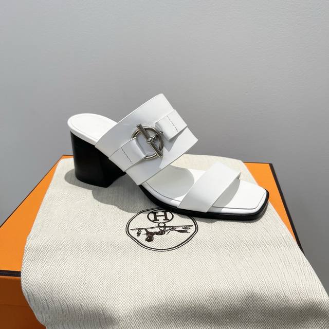Hermes 爱马仕 H家 Kute 60系列 金属扣粗跟凉鞋 鞋面:牛皮 大底:真皮底 跟高:6.5Cm 正码:35-39订做40.41.42