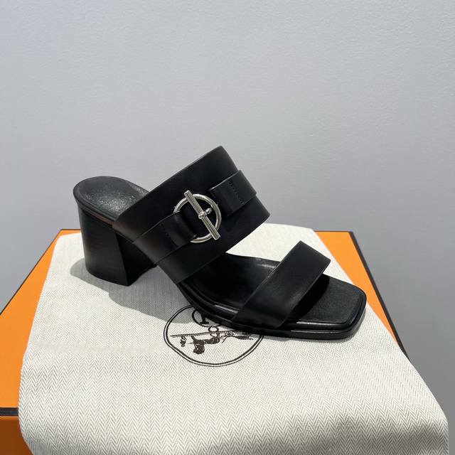 Hermes 爱马仕 H家 Kute 60系列 金属扣粗跟凉鞋 鞋面:牛皮 大底:真皮底 跟高:6.5Cm 正码:35-39订做40.41.42