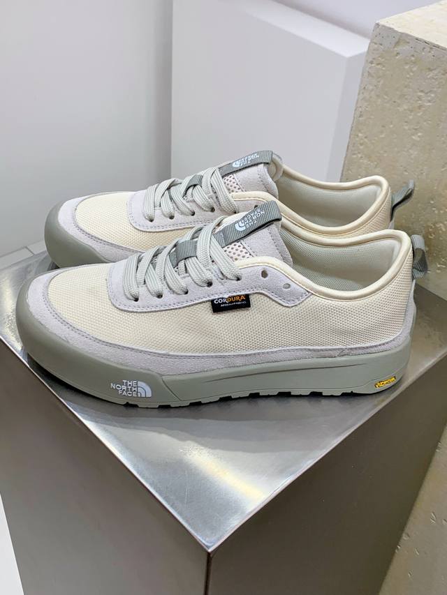 The North Face Cedar Measa 北面系列轻便套袜式一脚蹬跑鞋 户外运动抓地耐磨休闲鞋 飞织鞋面透气性强 贴脚舒适度极好 ，超级减震抗疲劳舒