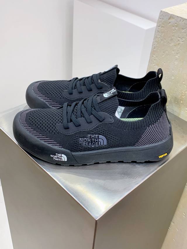 The North Face Cedar Measa 北面系列轻便套袜式一脚蹬跑鞋 户外运动抓地耐磨休闲鞋 飞织鞋面透气性强 贴脚舒适度极好 ，超级减震抗疲劳舒