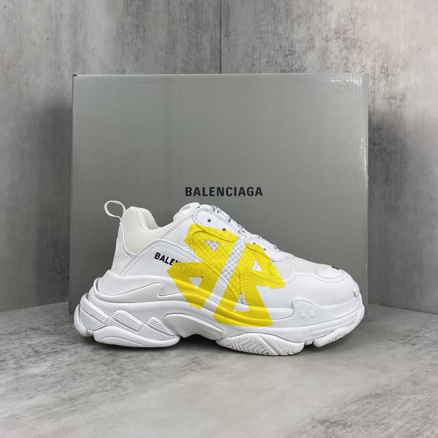 新款上架 Balenciaga Triple S 巴黎世家复古老爹鞋 原底八层组合Tpu大底 代工厂P3D档案和网布配套 官方原配套鞋盒 鞋带 防尘纸配套齐全