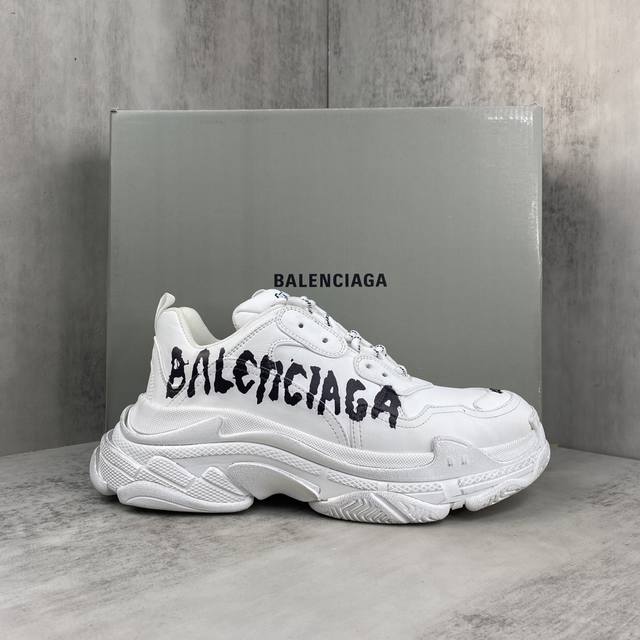 新款上架 Balenciaga 25Ss Triple S 巴黎世家 做旧新款老爹鞋 全套原纸板楦头开发 最原汁原味的灵魂版型 全鞋荧光划线卡点 原盒原配 正确