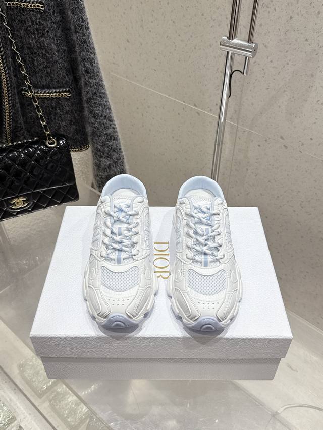 顶级版本情侣款 2025 迪奥 Dior 新款休闲老爹鞋 半拖款 真的酷毙了，未来感十足原版完美复刻！全对版材质 模具！！ 码数：35-46 女40 男款45
