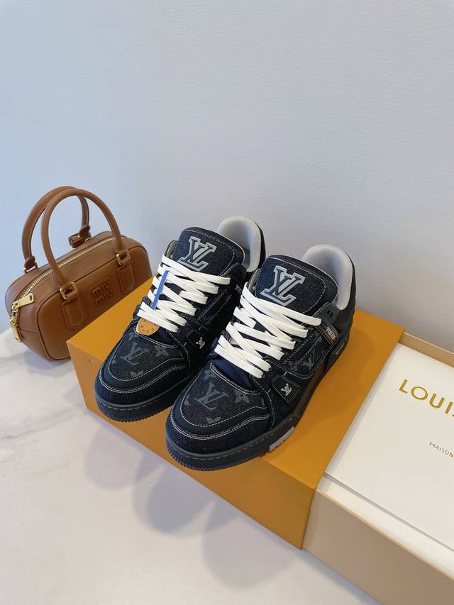 Lv Trainer 25 男酷女萌的王炸组合最飒的Cp鞋组合 鞋子的气质都能搭出清冷的千金感，高级有层次感！ 深醉玫粉暖调棕咖冰川灰墨灰 Size 35-45