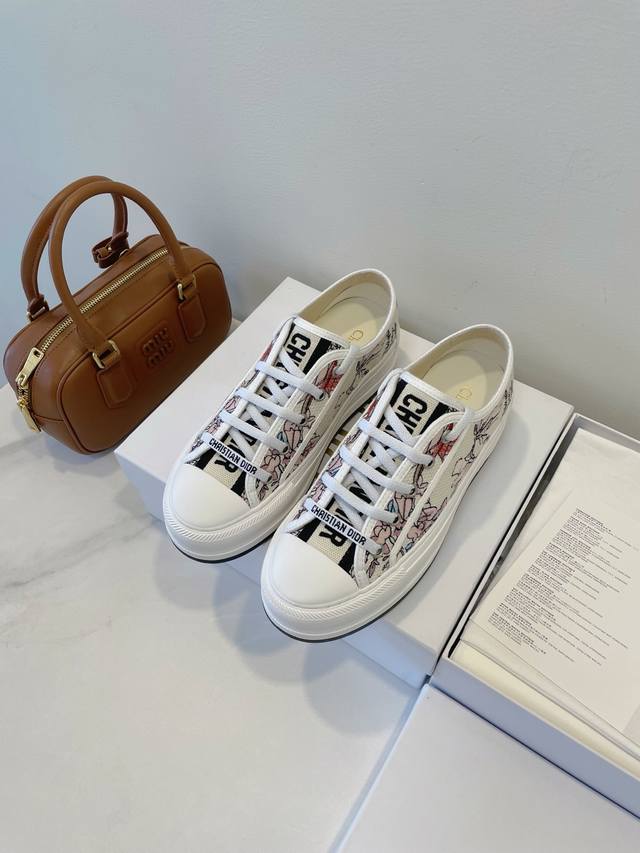 升级顶级高端版本，专柜一比一，细节线条做到极致！ Dior 2025’Ss Sneakers 迪奥 意大利经典工艺全面上线网红媲美帆布鞋 原版空胶环保做法，鞋底