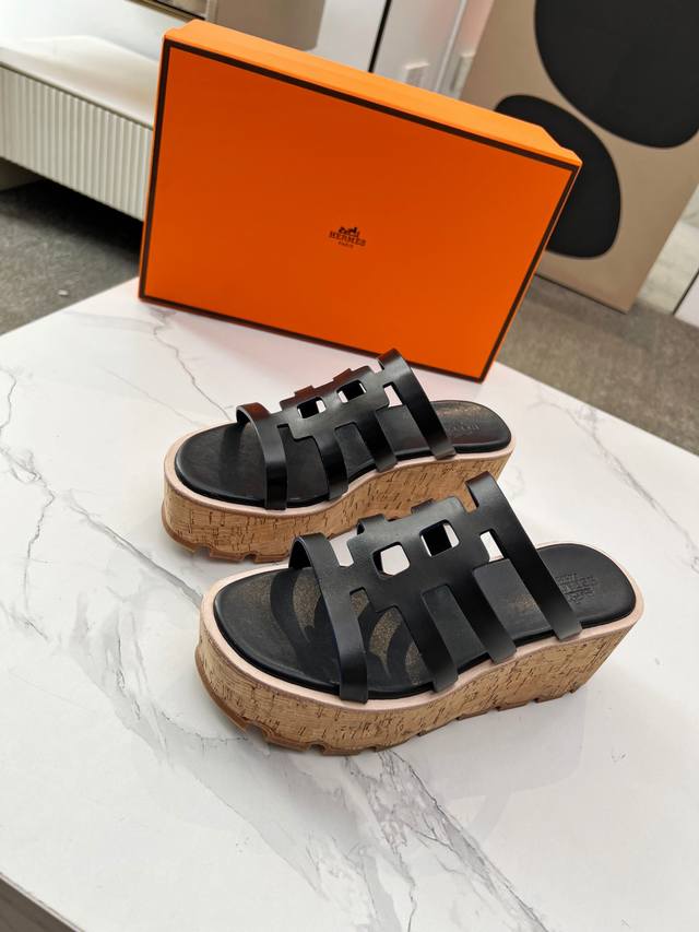 出厂 顶级版本 HermèS ，版型做工材料升级。 Hermes市场最高版本纯手工鞋 顶级产品爱马仕松糕鞋 早春新款原版一样， 师傅级纯手工打造 ！高端定制，独