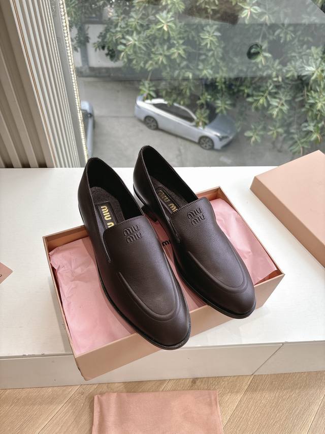 代购级别G126现货供应顶级版本Miu Miu玛丽珍粗跟 镂空编织芭蕾鞋单鞋缪缪女士装饰缎面芭蕾舞平底鞋独家高版 Miu Mi*2025春夏平底玛丽珍乐福鞋平底