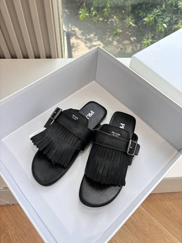 所见即所得G036顶级品质Prad* 25Ss 普拉达走秀款复古流苏半拖鞋单鞋爆款凉鞋拖鞋走秀款 复古感时髦满满 随意百搭 时尚休闲 独到味道，人人都爱也轻松驾