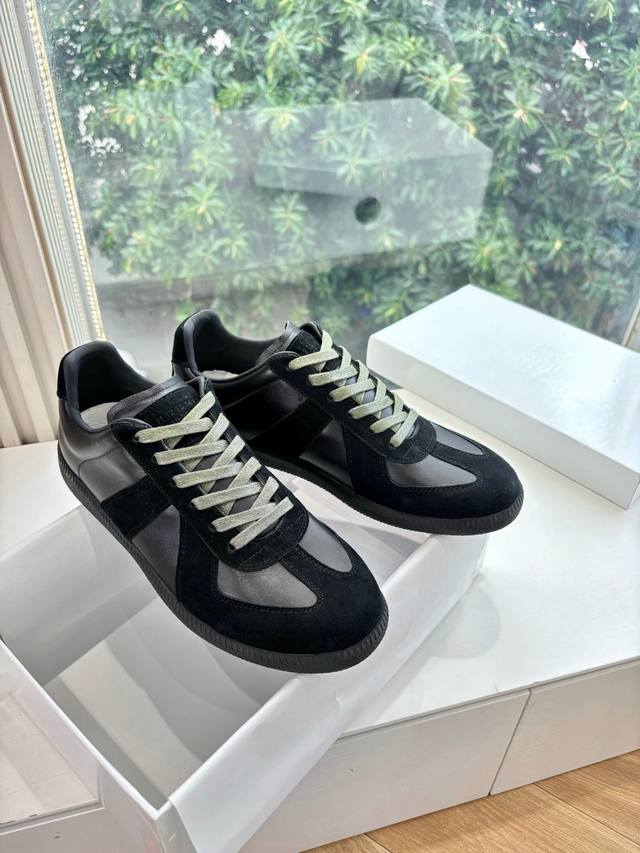 出货快G035所见即所得顶级版本 代购级别 Maisonmargiela Mm6德训休闲鞋鬼才设计师品牌，一个轻奢品牌上脚很百搭哦，也很随脚舒适，这一款德国训练